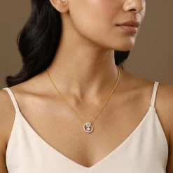 Anushka Sharma Gold Amata Floral Lab Grown Diamond Pendant