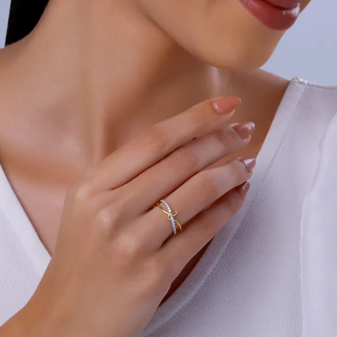 Anushka Sharma Gold Forever Knot Diamond Ring