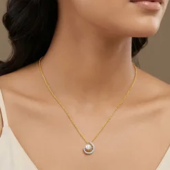 Anushka Sharma Gold Ocaso Lab Grown Diamond Pendant