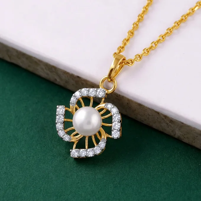 Anushka Sharma Gold Pearl of Fortune Lab Grown Diamond Pendant