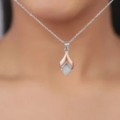 Dual Tone Majestic Rhombus Pendant With Link Chain