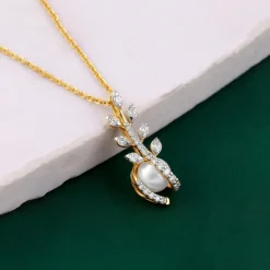 Gold Arohi Lab Grown Diamond Pendant