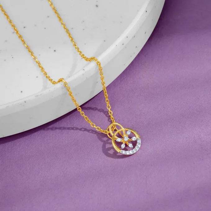 Gold Bloomy Diamond Pendant
