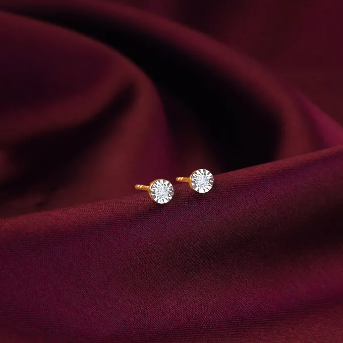 Gold Classic Diamond Stud Earrings