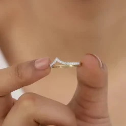 Gold Classic Virtuous Vanki Lab Grown Diamond Ring