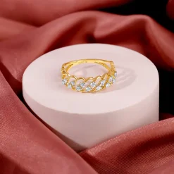 Gold Curl Lab Grown Diamond Ring