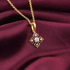 Gold Dazzling Diamond Pendant
