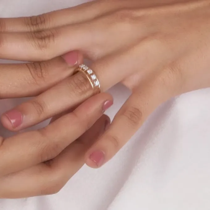 Gold Dazzling Diamond Ring