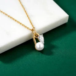 Gold Divine Trace Lab Grown Diamond Pendant