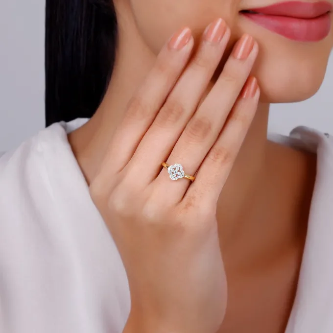 Gold Fleurir Diamond Ring