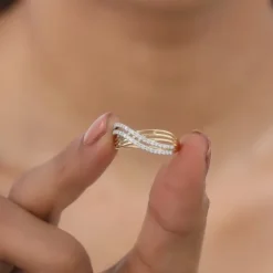 Gold Glorious Wave Diamond Ring