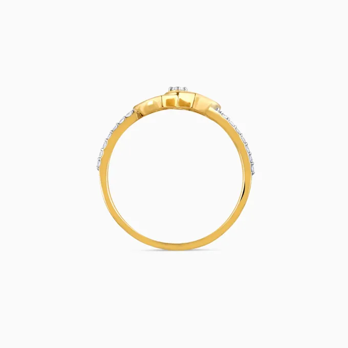 Gold Graceful Wave Diamond Ring