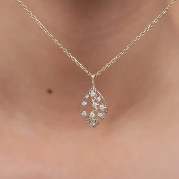 Gold Leafy Glam Lab Grown Diamond Pendant