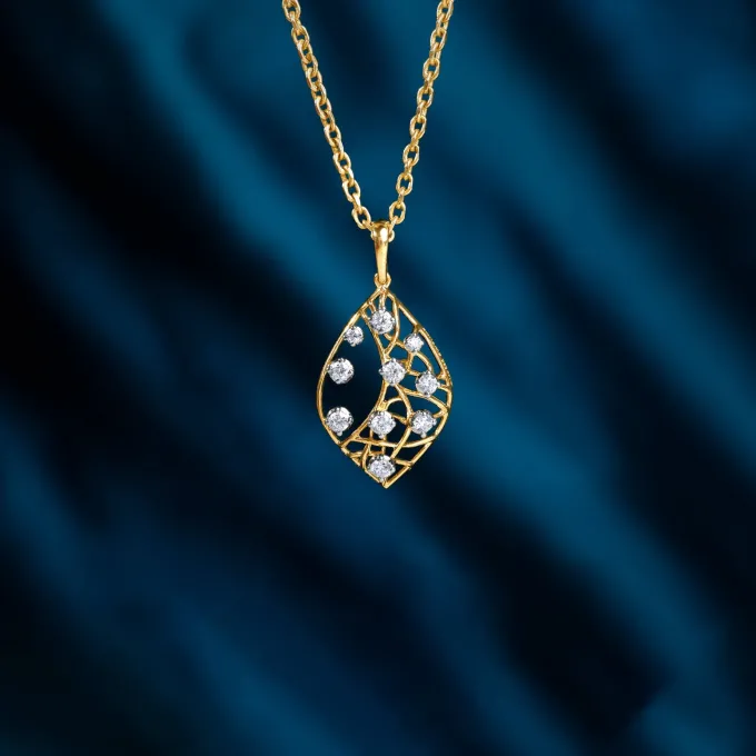 Gold Leafy Glam Lab Grown Diamond Pendant