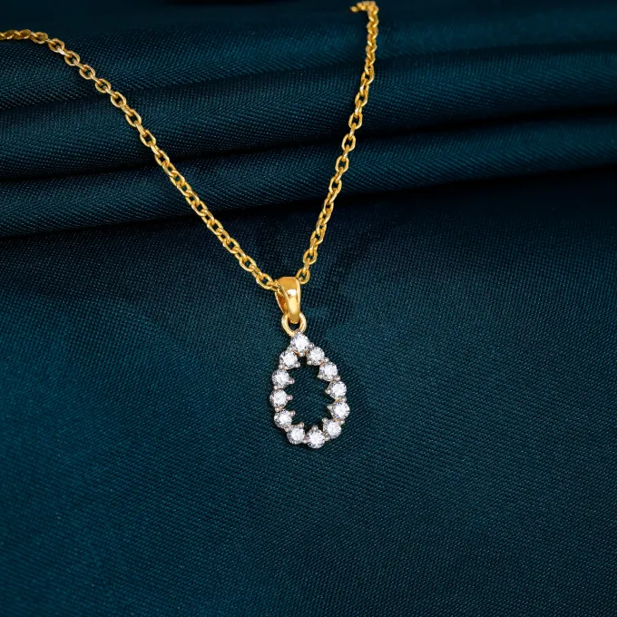 Gold Oval Aura Lab Grown Diamond Pendant