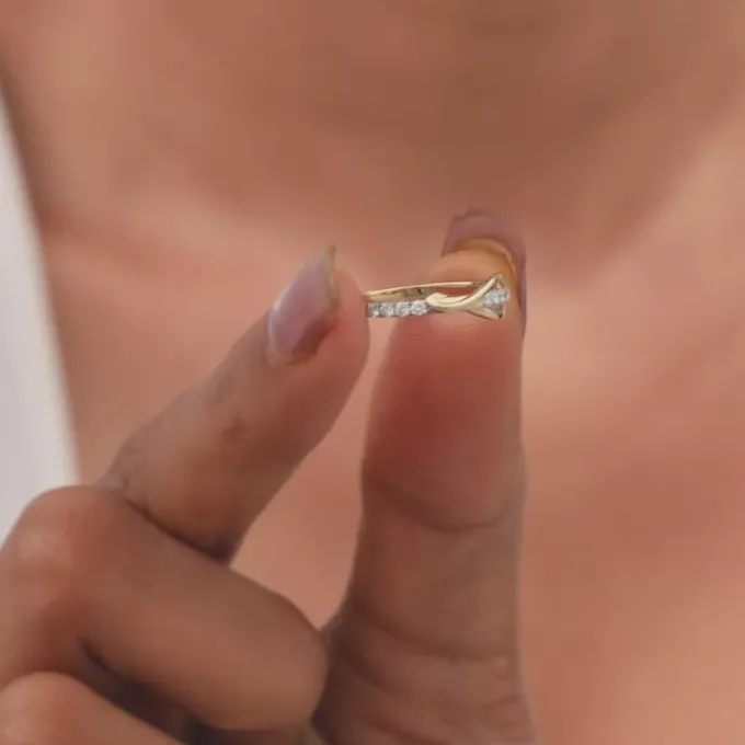 Gold Regal Rise Lab Grown Diamond Ring