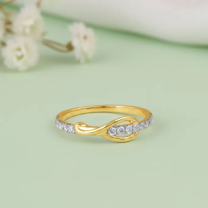 Gold Regal Rise Lab Grown Diamond Ring
