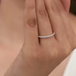 Gold Shimmering Gleam Diamond Ring