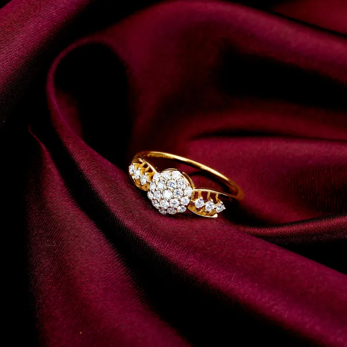 Gold Shining Cluster Diamond Ring