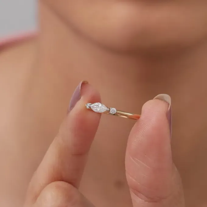 Gold Solara Oval Lab Grown Diamond Ring