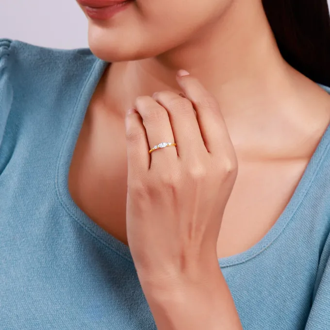 Gold Solara Oval Lab Grown Diamond Ring