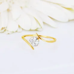 Gold Splendid Embrace Diamond Ring