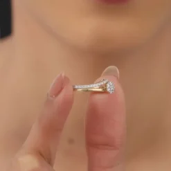 Gold Vanki Twist Diamond Ring