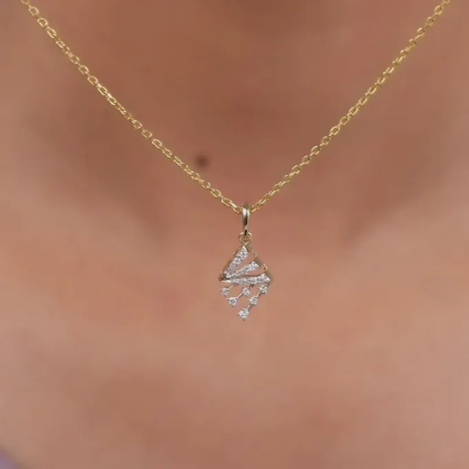 Gold Zyra Motif Lab Grown Diamond Pendant