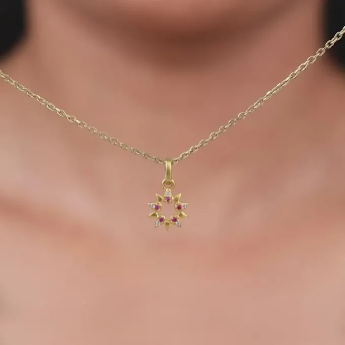 Golden Amaryllis Pendant With Link Chain