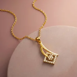 Golden Astra Gleam Pendant with Link Chain