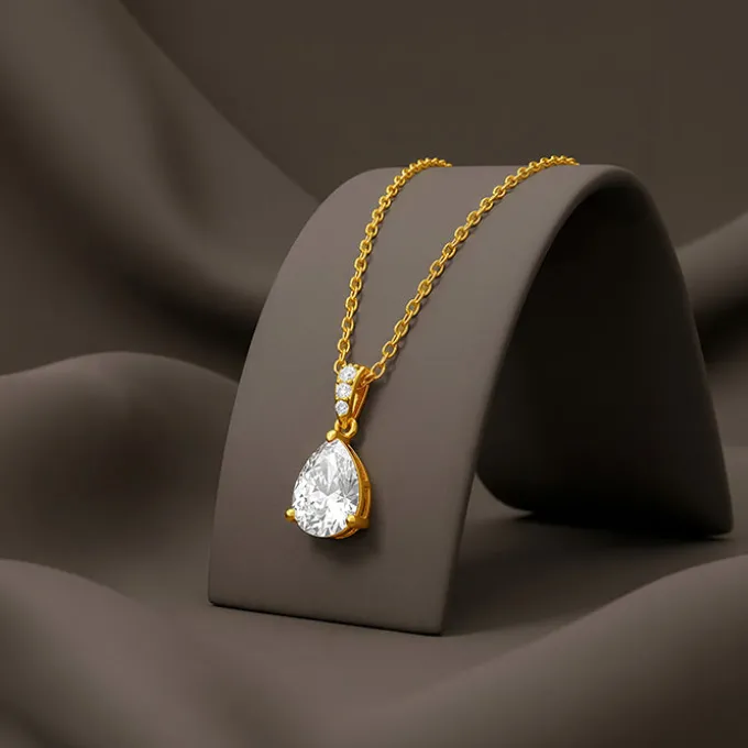 Golden Aurelia Lumina Pendant With Link Chain