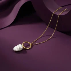 Golden Ava Pearl Pendant With Link Chain