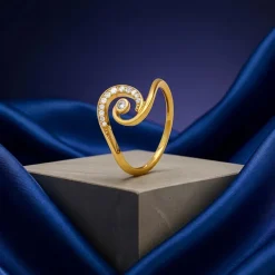 Golden Classy Swirl Ring (Size 12)