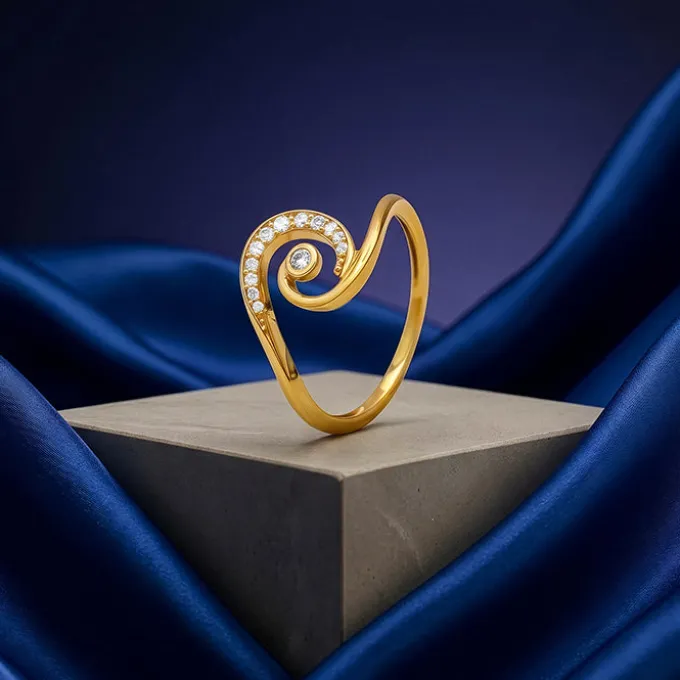 Golden Classy Swirl Ring (Size 12)