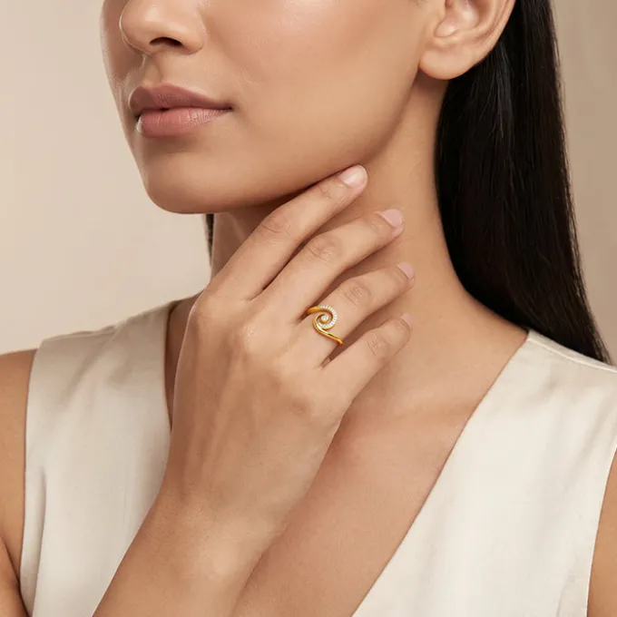 Golden Classy Swirl Ring (Size 12)