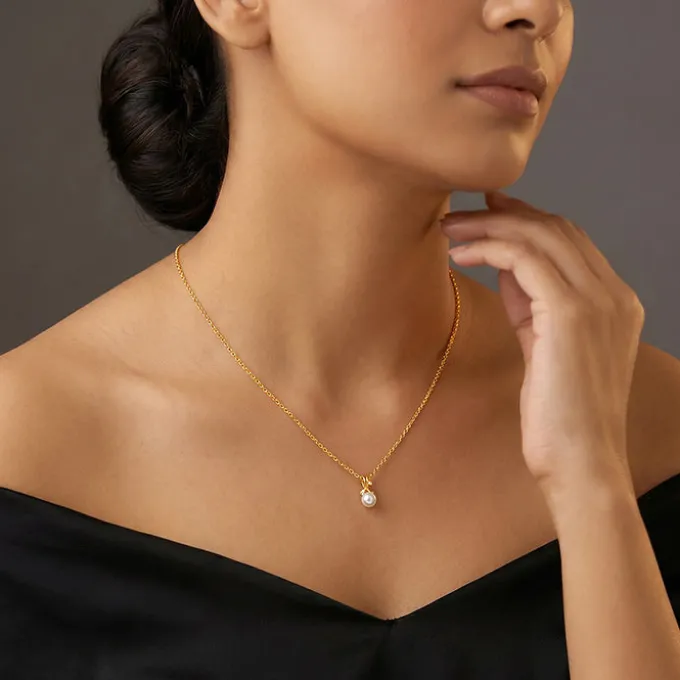 Golden Constance Flora Pearl Pendant with Link Chain