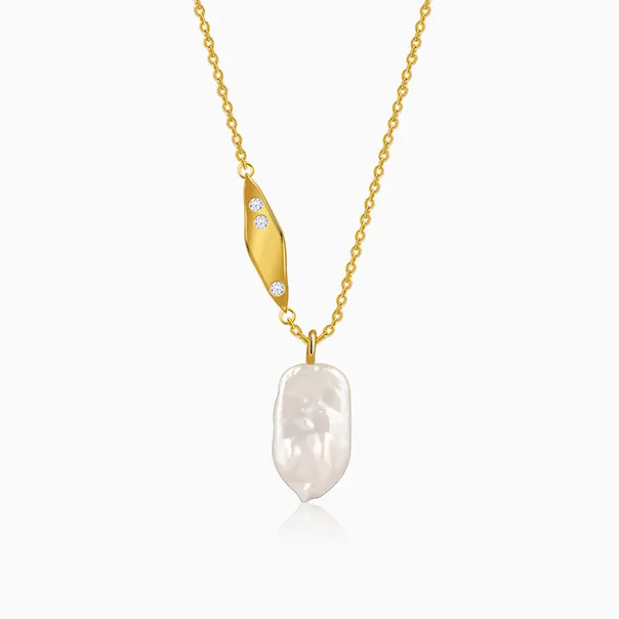 Golden Emilia Pearl Necklace