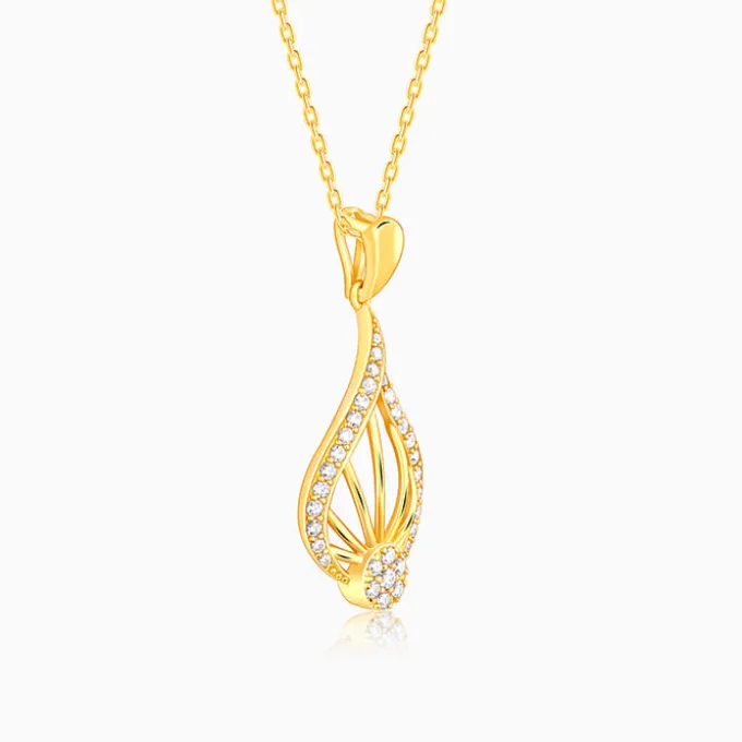 Golden Glint Pendant With Link Chain