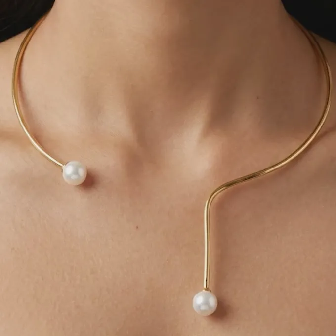 Golden Gwyneth Pearl Hasli Necklace