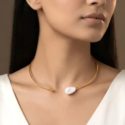 Golden Judy Pearl Necklace