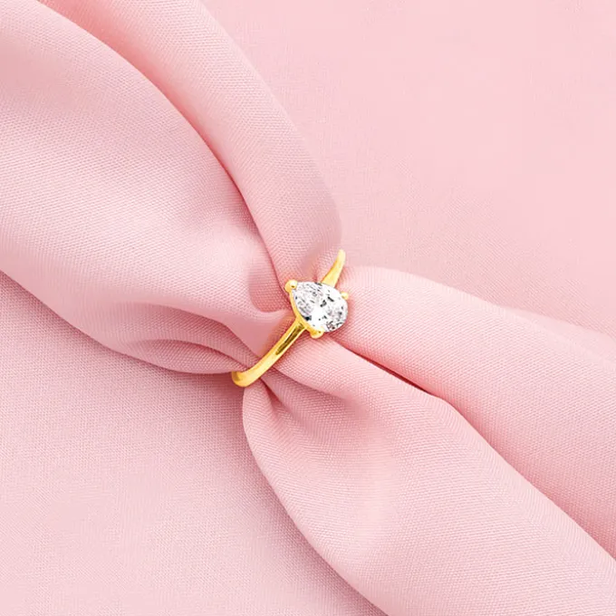 Golden Simple Zirconia Ring