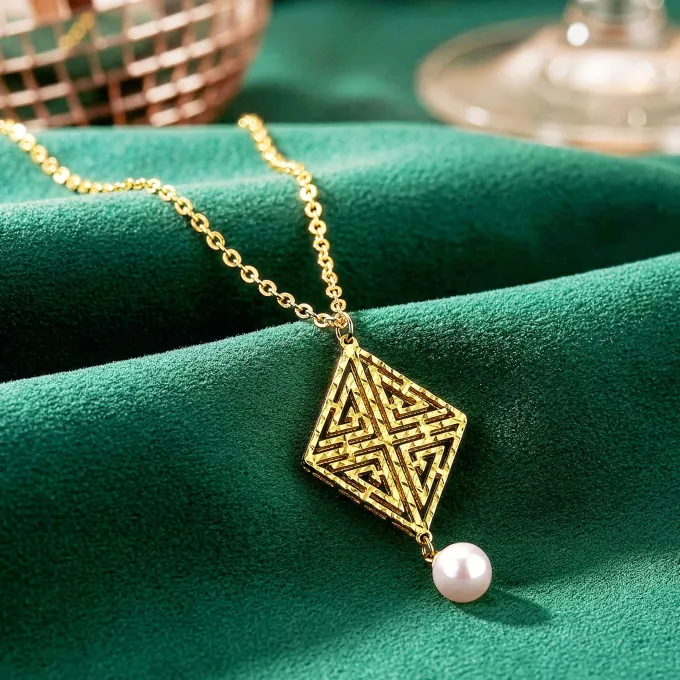 Golden Stay With Me Pendant With Link Chain
