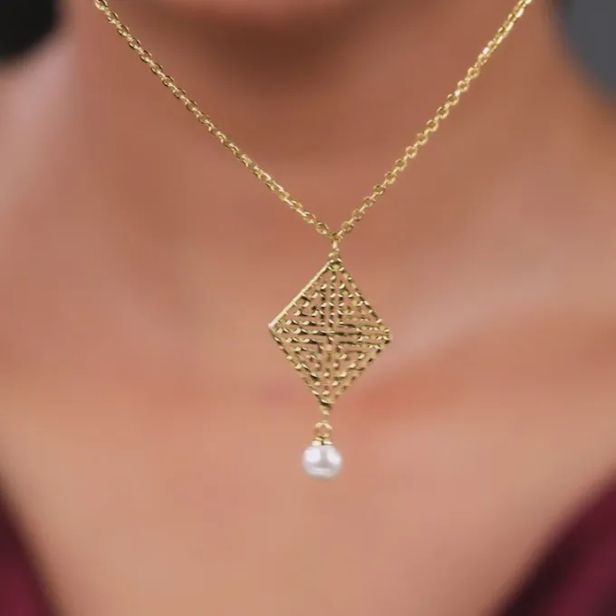 Golden Stay With Me Pendant With Link Chain