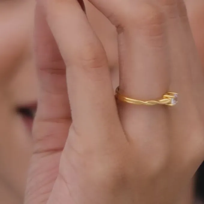 Golden Swivel Love Solitaire Ring