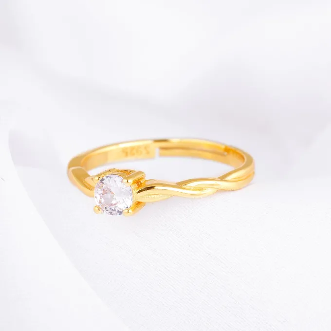 Golden Swivel Love Solitaire Ring