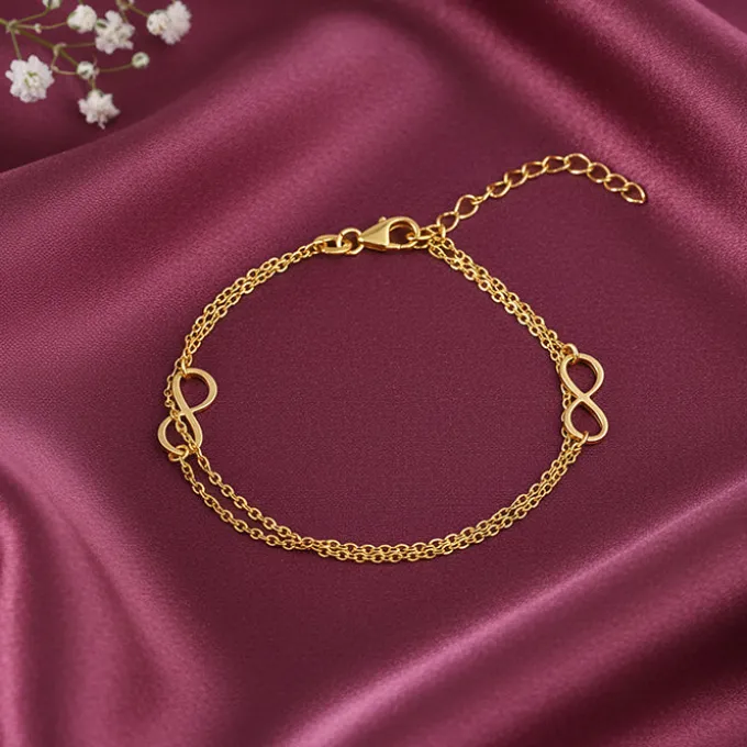 Kriti Sanon Golden Boundless Link Bracelet