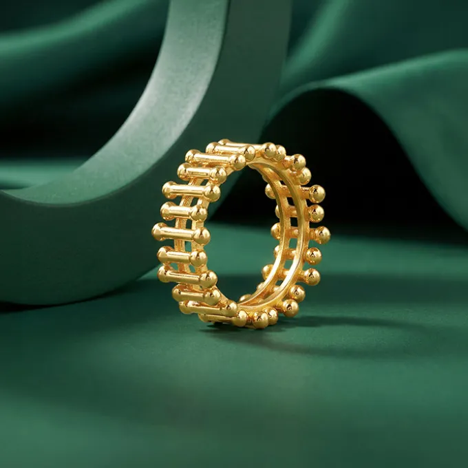 Kriti Sanon Golden Gated Ring (Size 12)