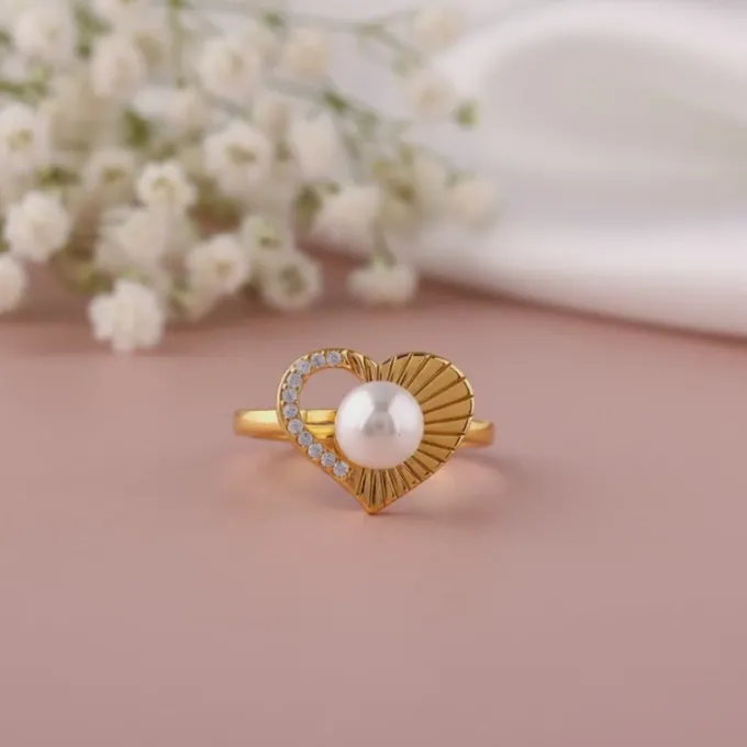Kriti Sanon Golden Pearl Pulse Heart Ring