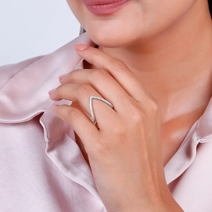 Kriti Sanon Silver Beautiful Vanki Ring