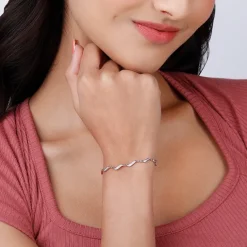 Kriti Sanon Silver Graceful Waves Bracelet